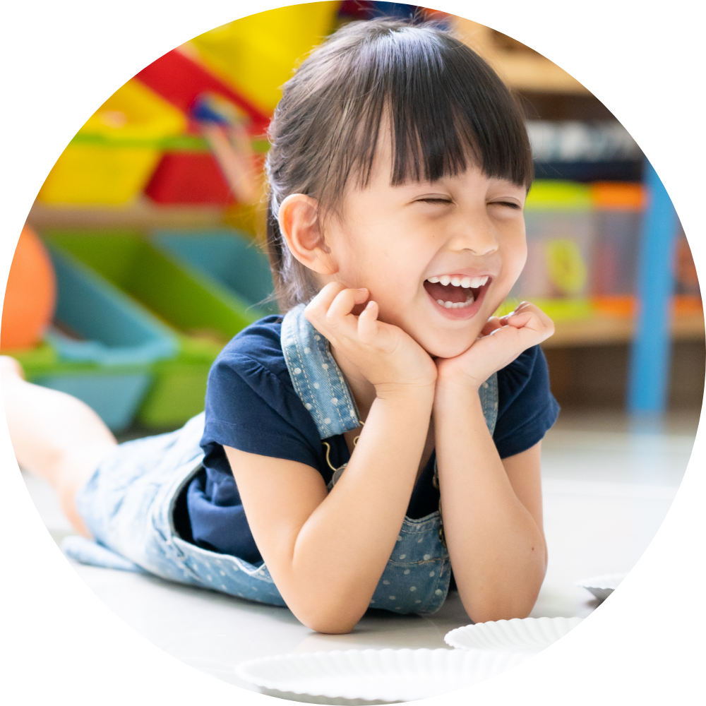 笑顔の子供の写真